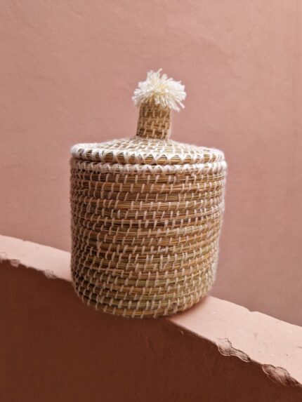 Medium White Raffia Basket – Handmade Moroccan Storage & Decorative Basket