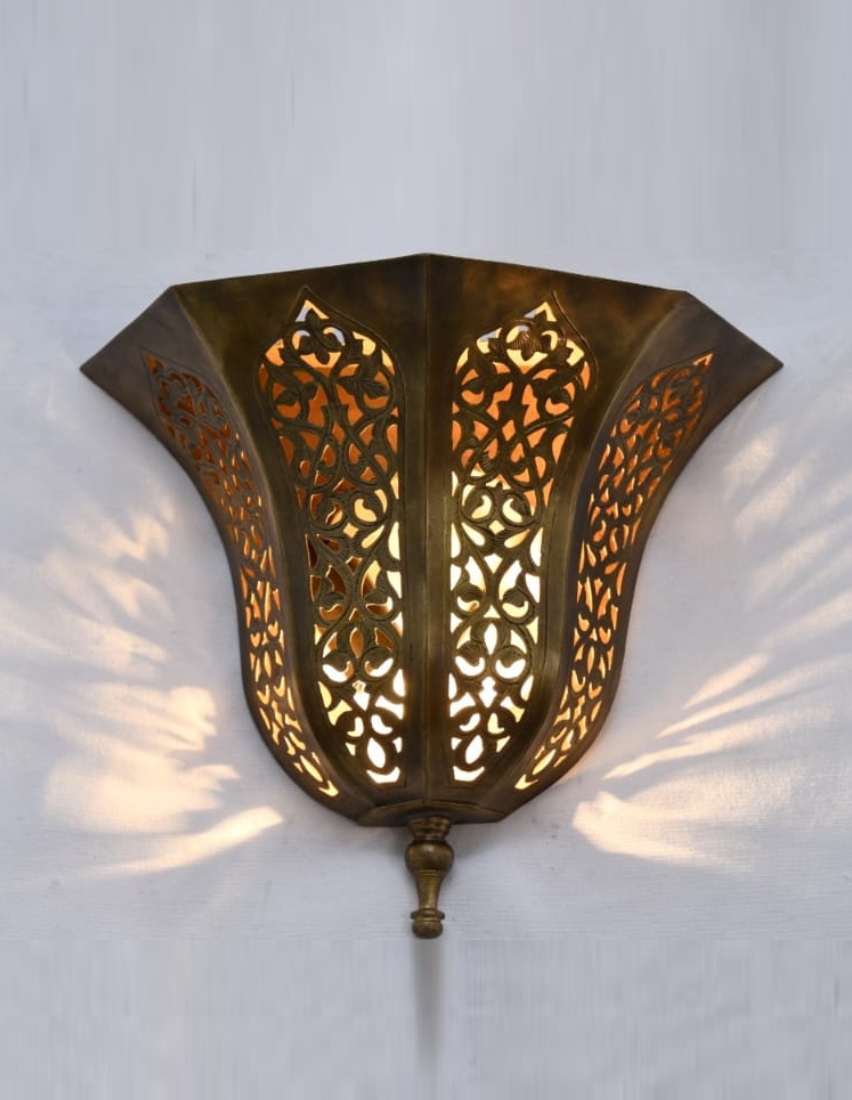 Oujda Wall Sconce – Handmade Moroccan Wall Light Arabic Calligraphy & Geometric Design (1) Oujda Wall Sconce – Handmade Moroccan Wall Light | Arabic Calligraphy & Geometric Design - Image 1
