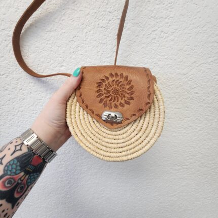 👜 Unique Handmade Moroccan Round Leather & Raffia Satchel – Tooled Boho Purse from Essaouira