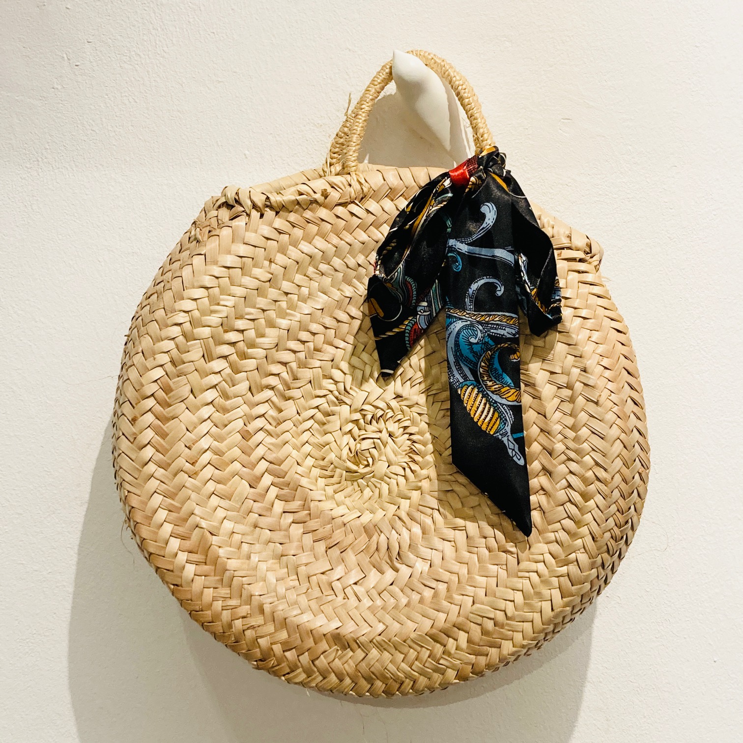 1679501955 🎀 Round Basket Bag with Fabric Bow – Handmade & Stylish - Image 1